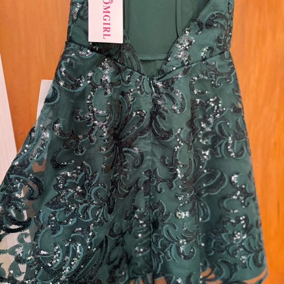 🆕. Sequin dress Prom Girl
Green  Halter Dress size S
Holiday party Christmas - Picture 4 of 6